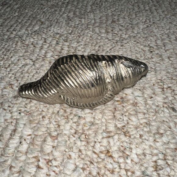 Small Silver Metal‎ Conch Shell beach house Decorative Dislpay - Picture 2 of 5